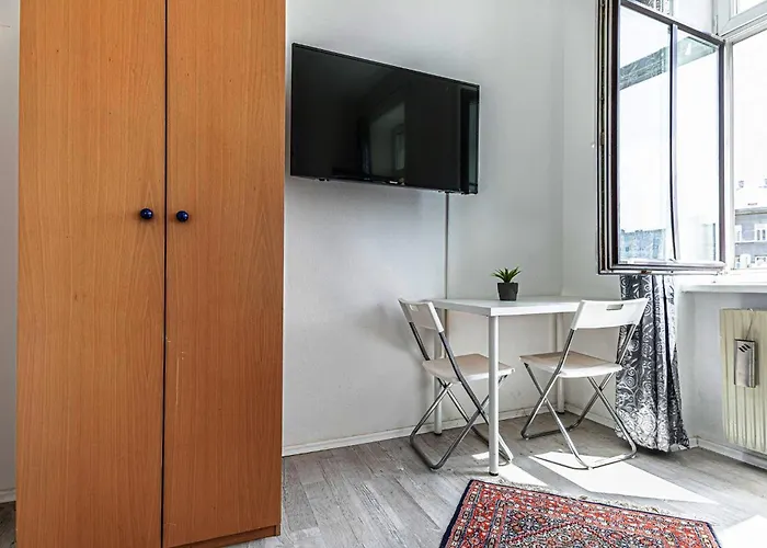 Modern Private In The Heart Of *